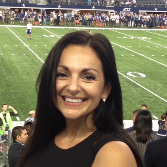 Meet your Posher, Gabriella - Picture 2 of 4